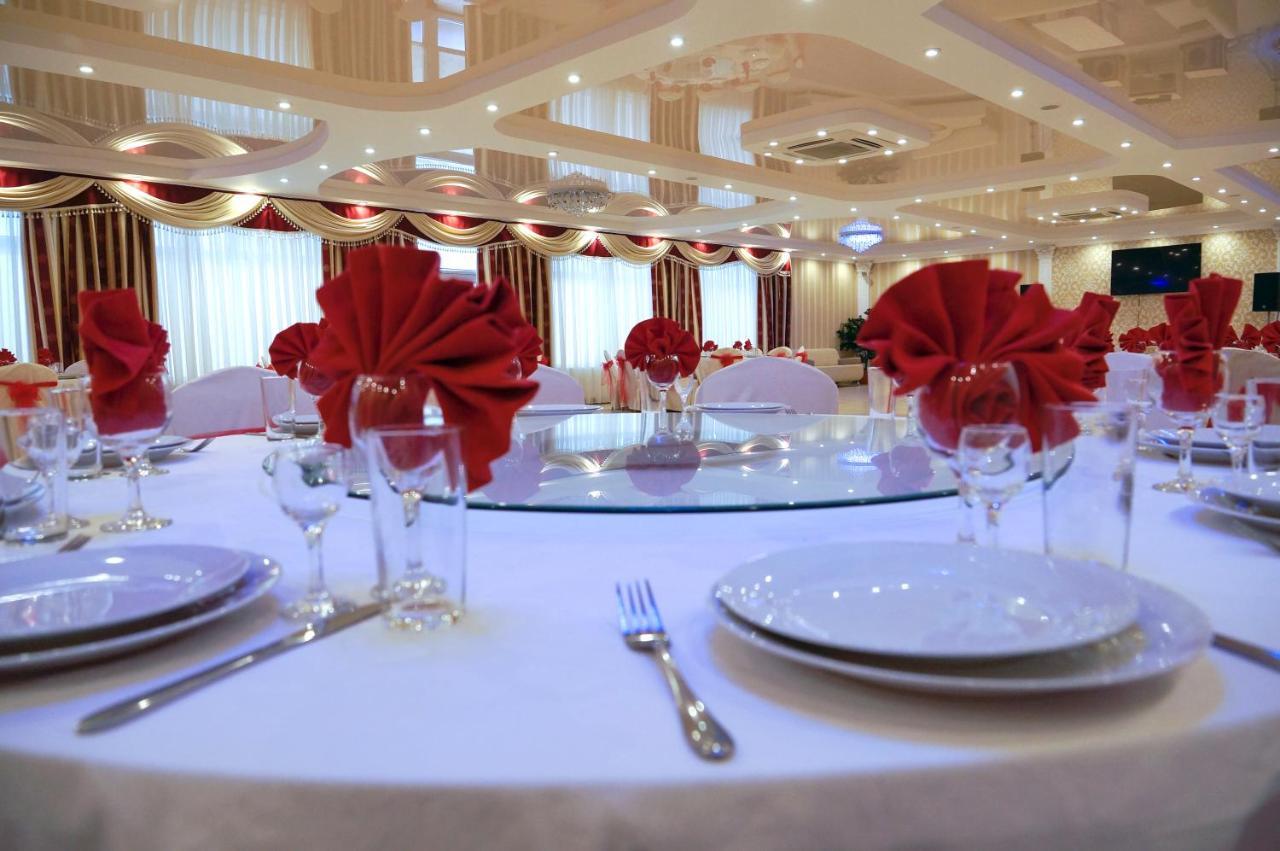 Delta Hotel Волкове Екстериор снимка